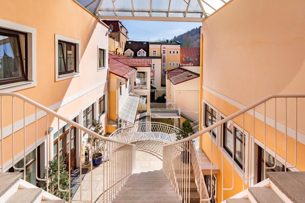 Apartma La Provence Mariánské Lázně Exteriör bild