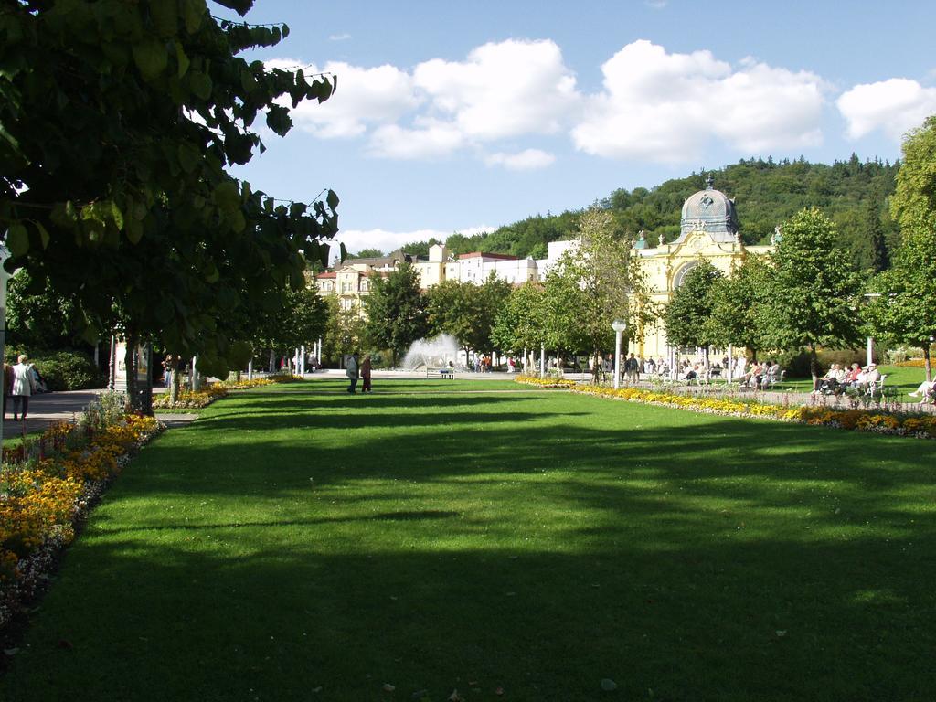 Apartma La Provence Mariánské Lázně Exteriör bild