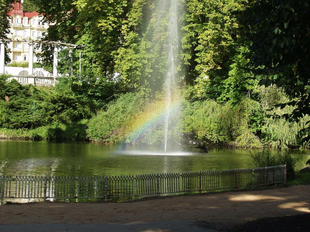 Apartma La Provence Mariánské Lázně Exteriör bild