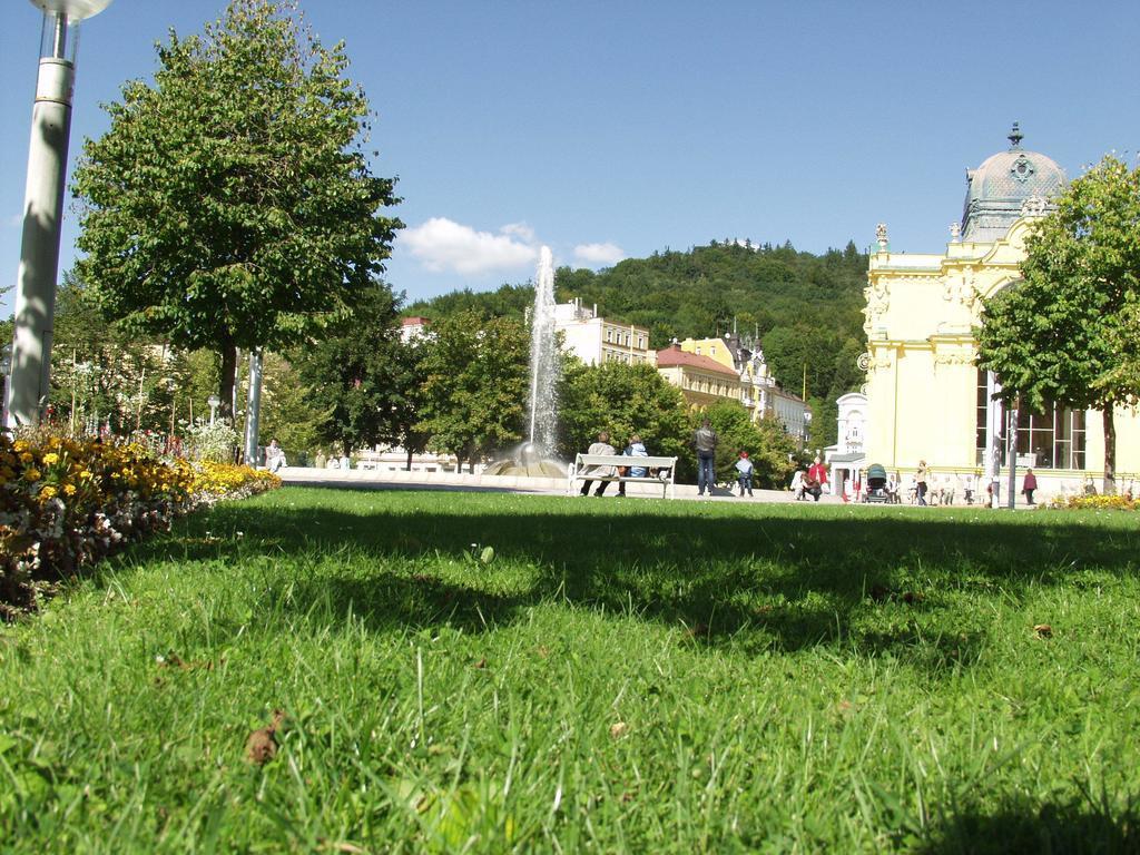 Apartma La Provence Mariánské Lázně Exteriör bild